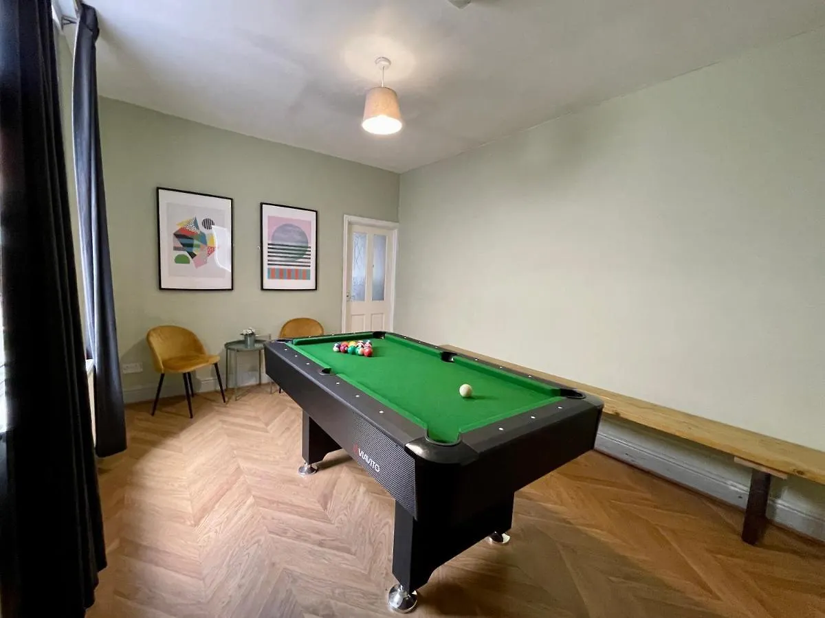 Edwardian City Centre House For Big Groups, Offroad Parking & Hot Tub! Cardiff United Kingdom