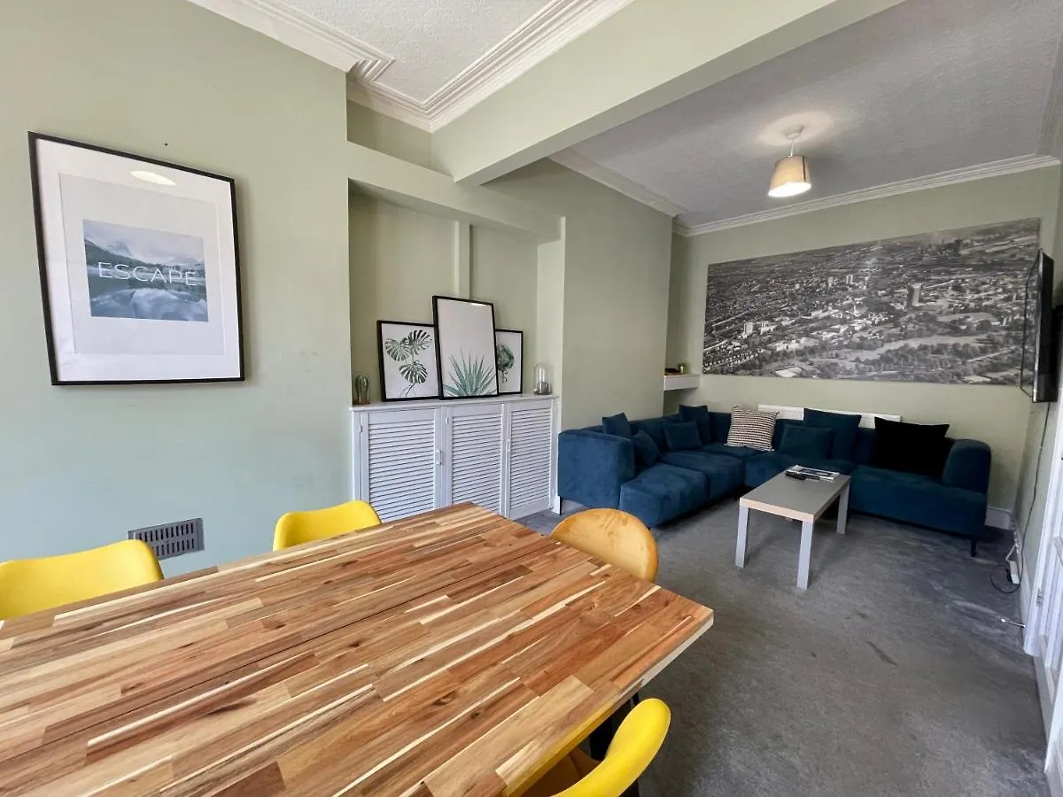Apartment Edwardian City Centre House For Big Groups, Offroad Parking & Hot Tub! Cardiff